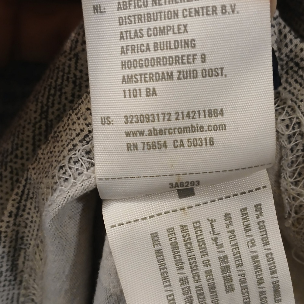 Hollister T Shirt Men's Small California Logo Gray with Navy & Red Letters EUC - Picture 9 of 9